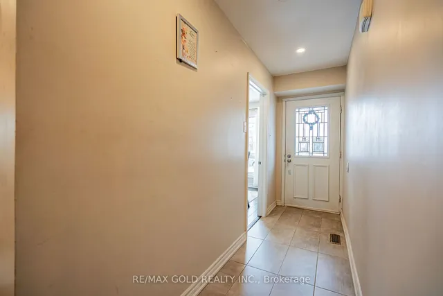 Additional image 3 of 4 Simmons Blvd