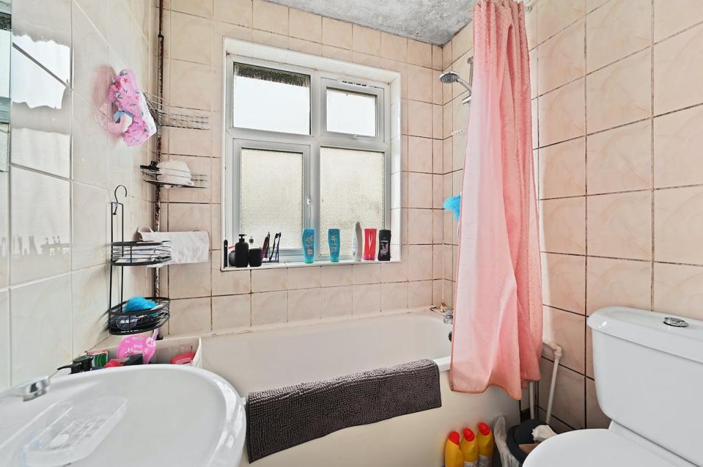 Additional image 20 of 212 Watchouse Road, Chelmsford, CM2 8NF