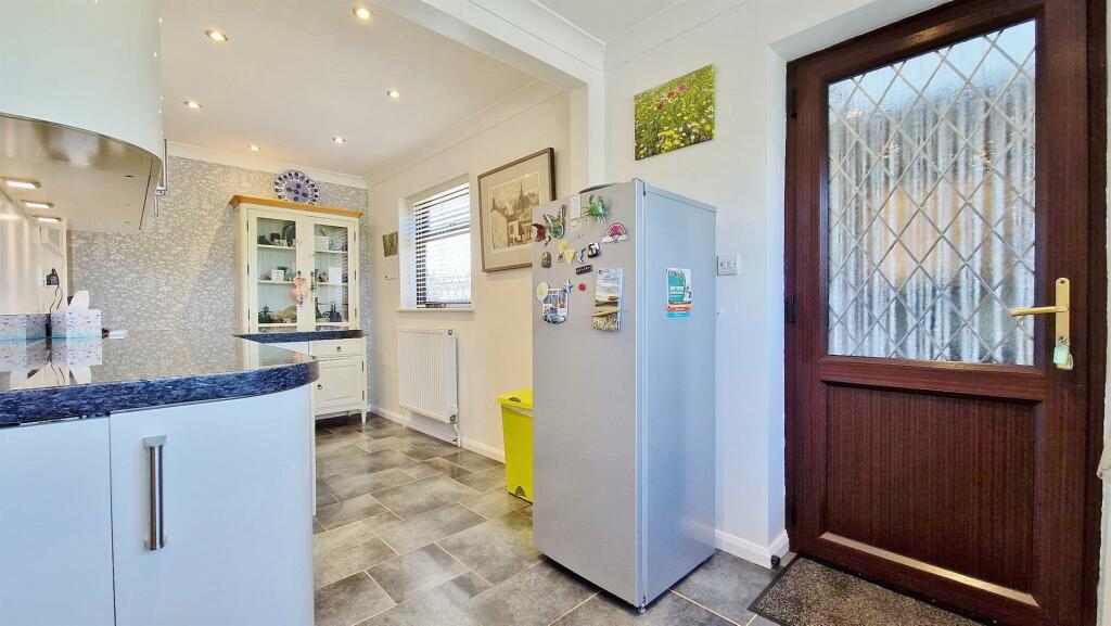 Additional image 14 of Thorns Way, Frinton Homelands