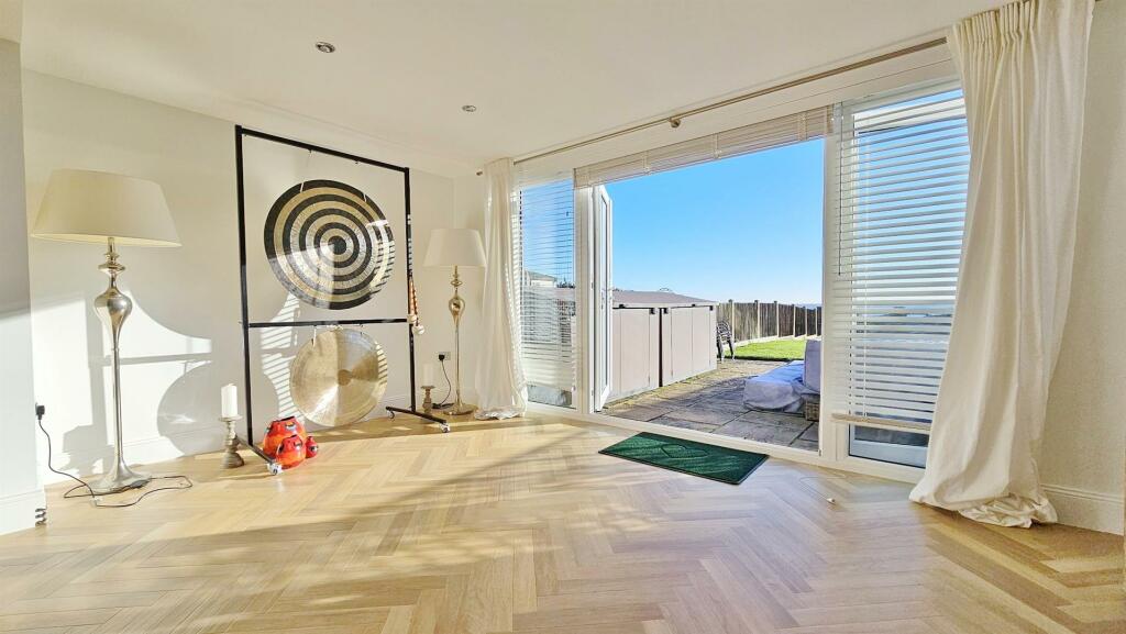 Additional image 7 of Green Lane, Walton On The Naze