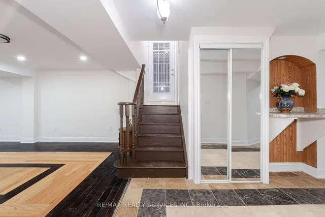 Additional image 36 of 57 Legend Lane