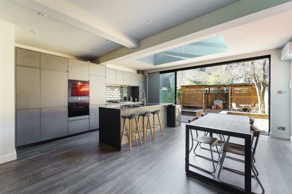 Additional image 7 of Thirsk Road, Mitcham