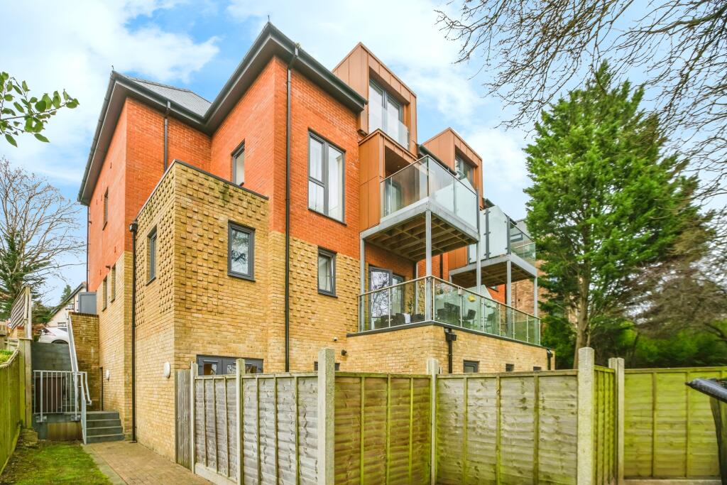 Additional image 14 of 38 Woodcote Grove Road, Coulsdon, CR5