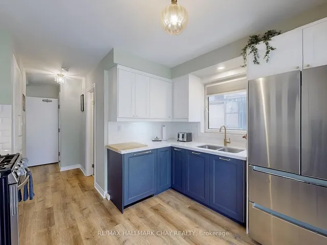 Additional image 14 of 16 Edinborough Crt
