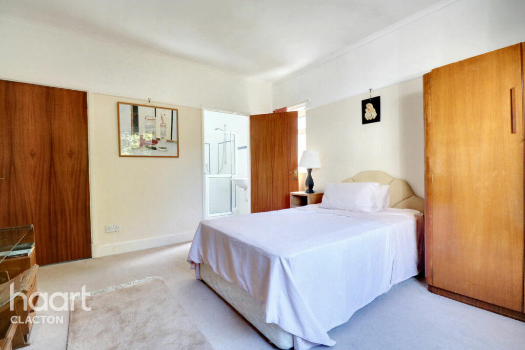 Additional image 9 of Marine Parade East, Clacton-On-Sea