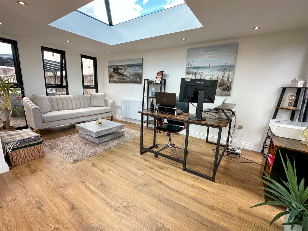 Additional image 41 of Southcliff Park, East Clacton