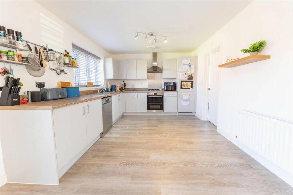 Additional image 7 of Wheatsheaf, Kirby Cross, CO13 0