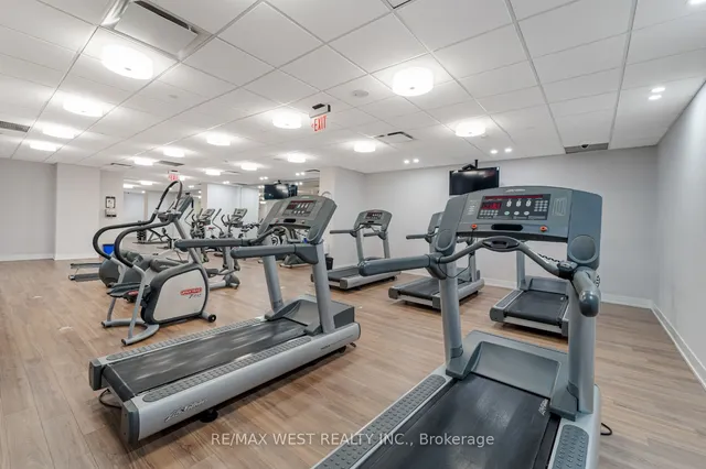 Additional image 36 of 70 Roehampton Ave Unit 1122