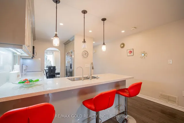 Additional image 8 of 4 Simmons Blvd