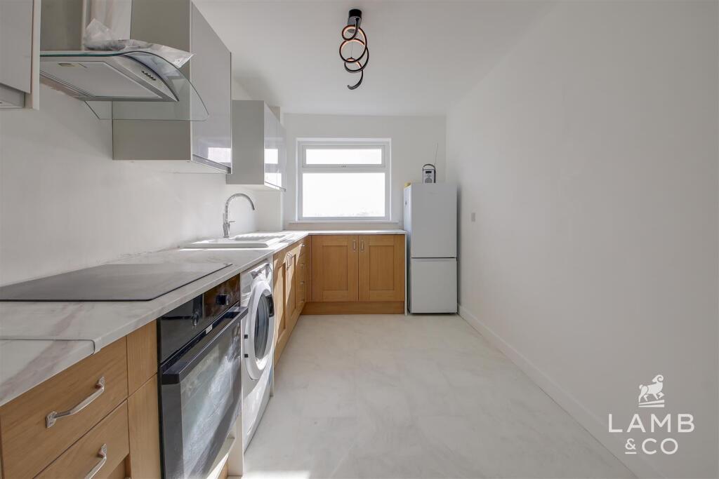Additional image 10 of Lyndhurst Road, Holland-On-Sea, Clacton-On-Sea