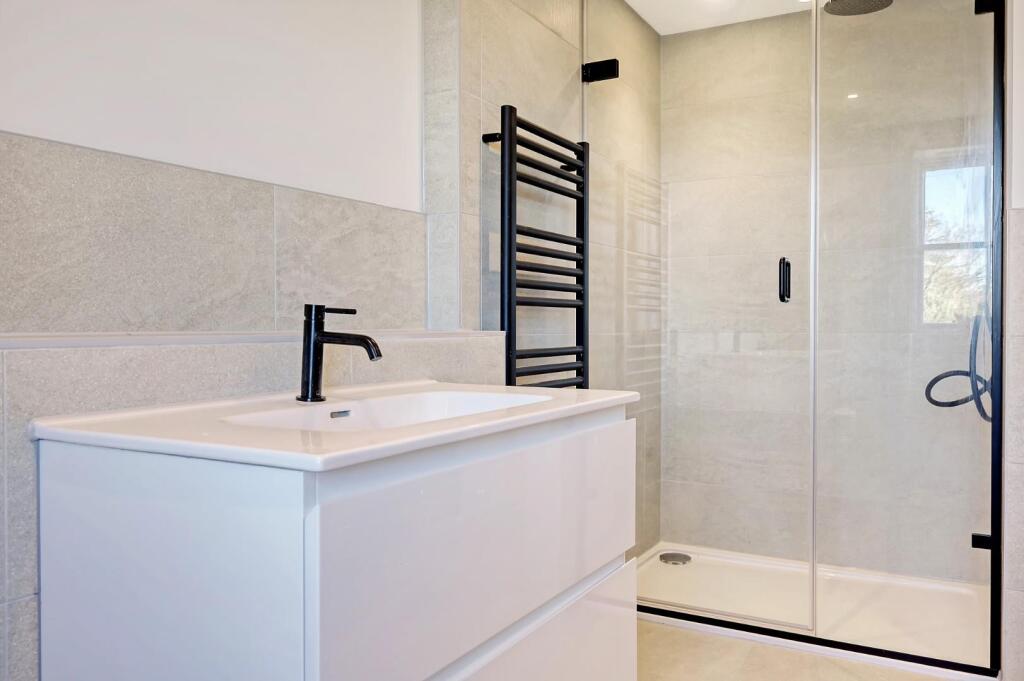 Additional image 13 of Brizes Park, Kelvedon Hatch