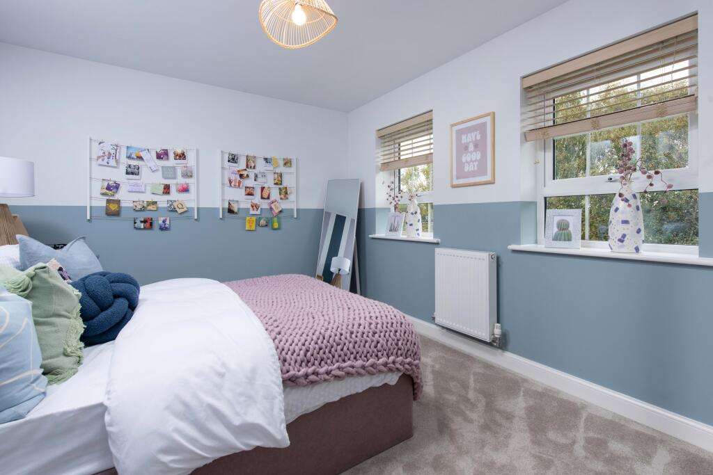 Additional image 8 of Low Road,
Dovercourt,
Essex,
CO12 3TX