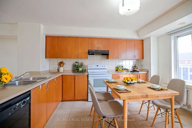 Additional image 3 of 60 Fairwood Circ Unit 99