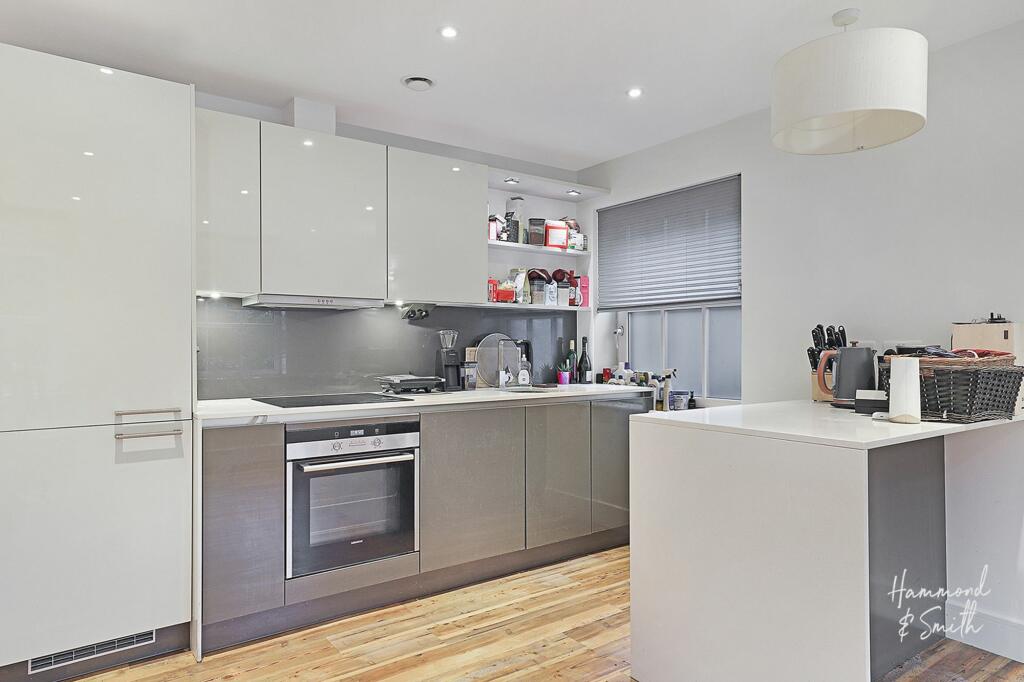 Additional image 3 of Hemnall Street, Epping, CM16