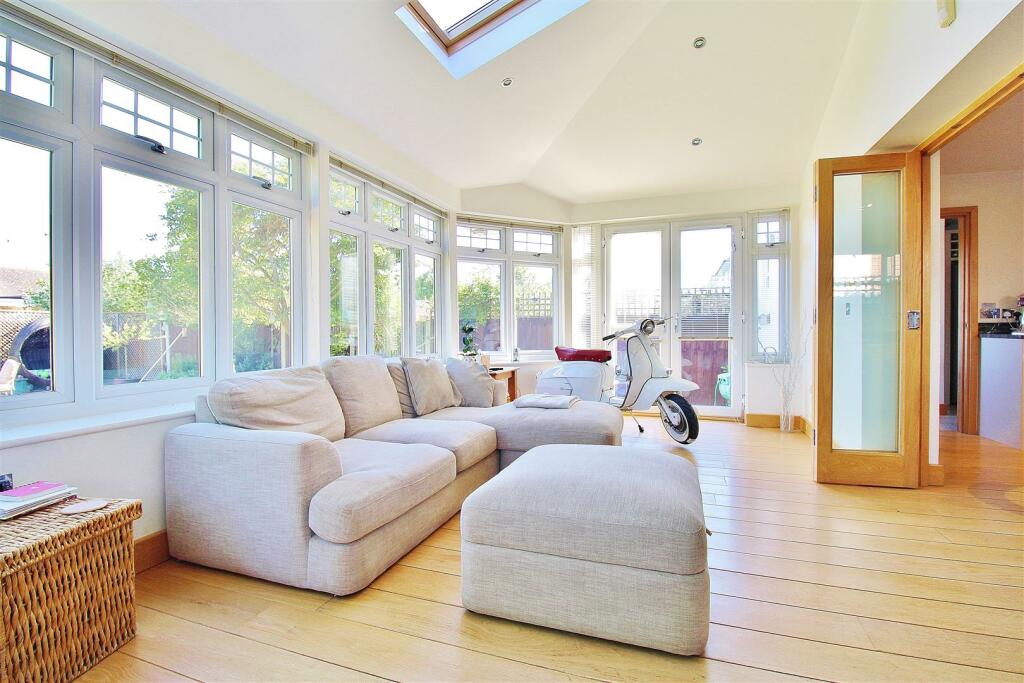 Additional image 17 of Walton Road, Frinton-On-Sea