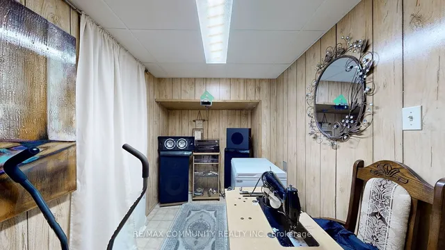 Additional image 35 of 27 Granada Cres