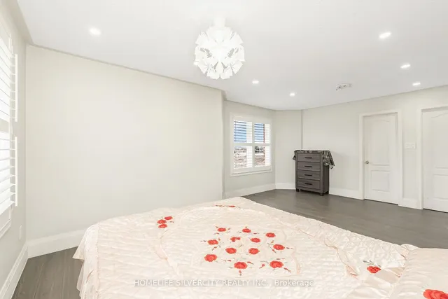 Additional image 21 of 2 Giza Cres