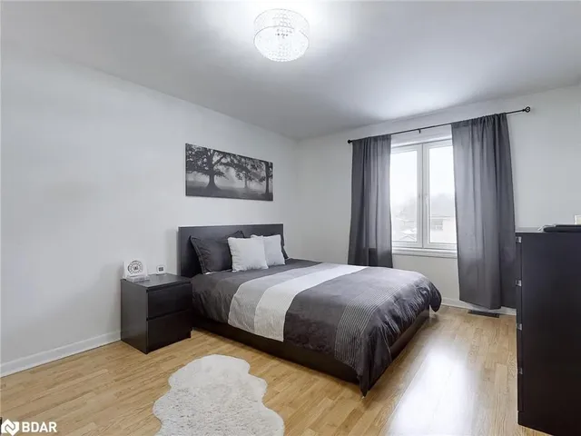 Additional image 22 of 16 Edinborough Crt