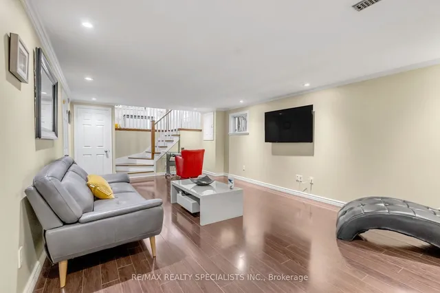 Additional image 31 of 63 Lockton Cres