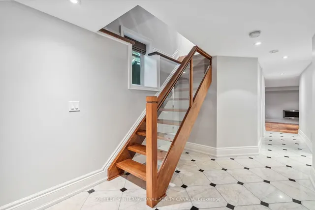 Additional image 32 of 89 Bernard Ave