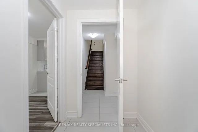 Additional image 36 of 42 Balloon Cres