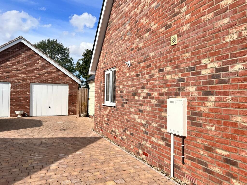 Additional image 43 of Farm Close, KIRBY CROSS, Frinton on Sea, CO13