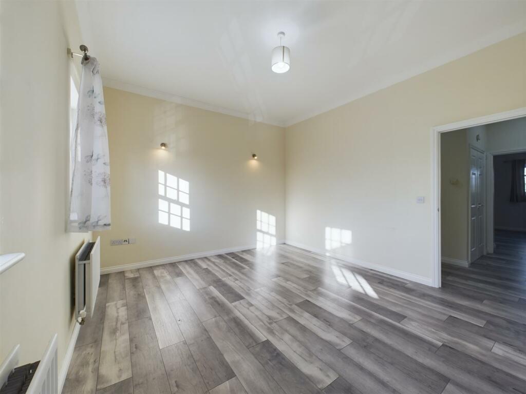 Additional image 3 of Gawton Crescent, Coulsdon