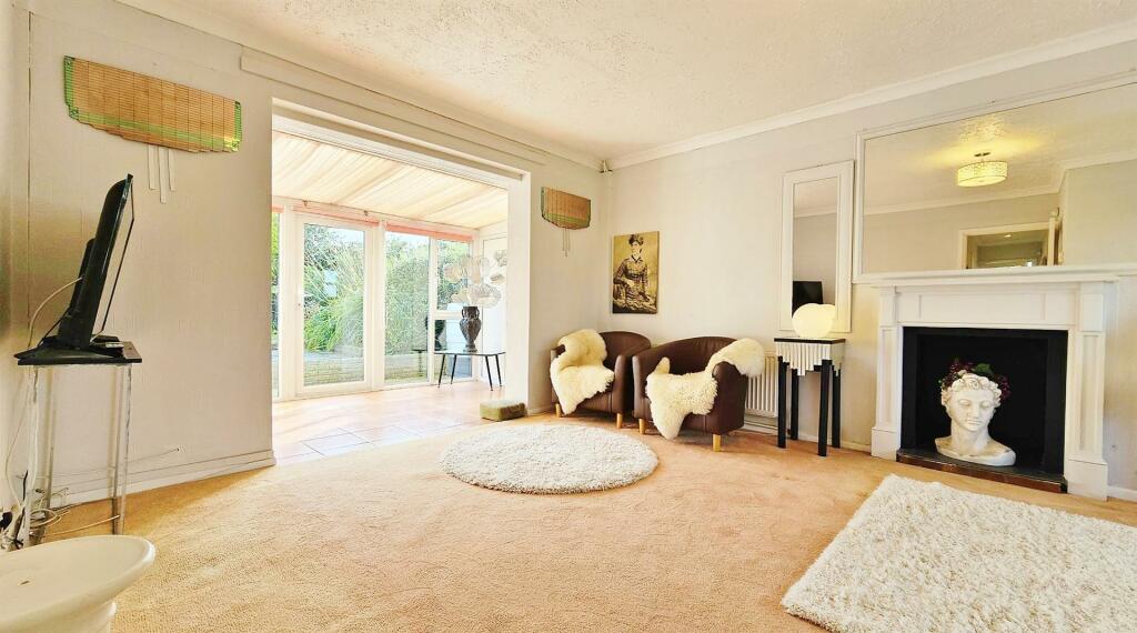 Additional image 8 of Walton Road, Walton-on-the-Naze