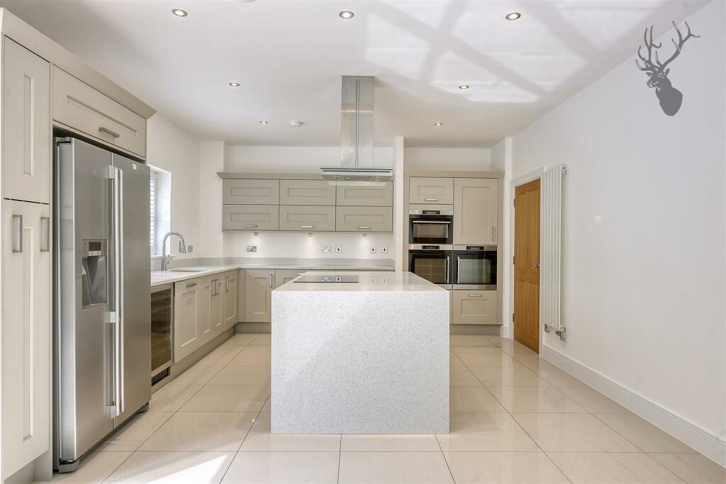 Additional image 10 of Woodside Place, Great Warley, Brentwood