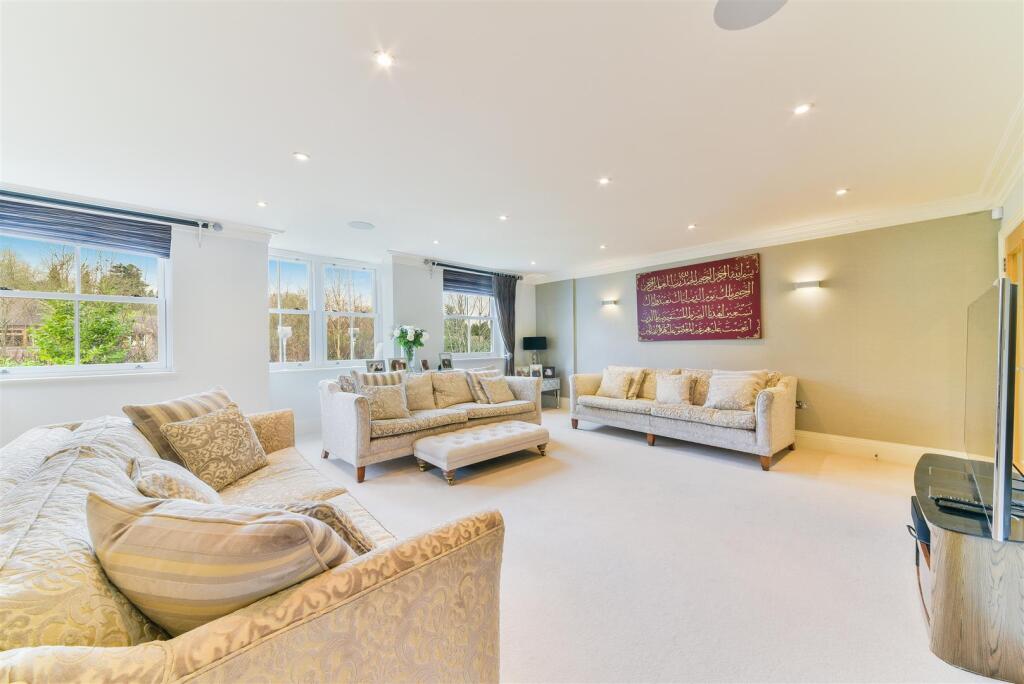 Additional image 12 of High Oaks Close, Coulsdon