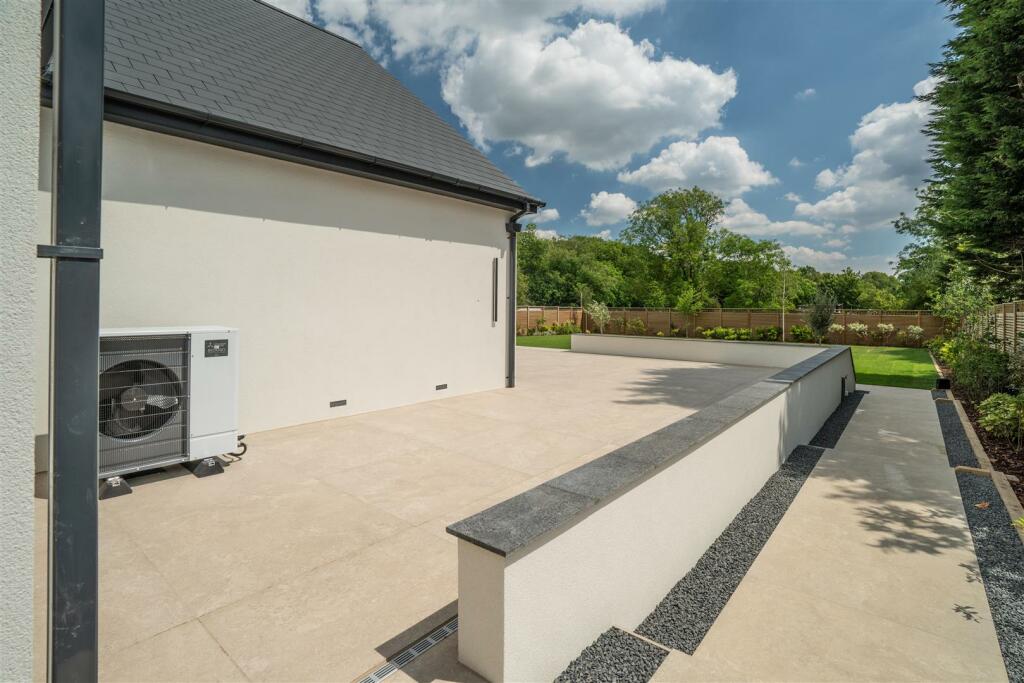 Additional image 62 of Broomhills Chase, Little Burstead, Billericay