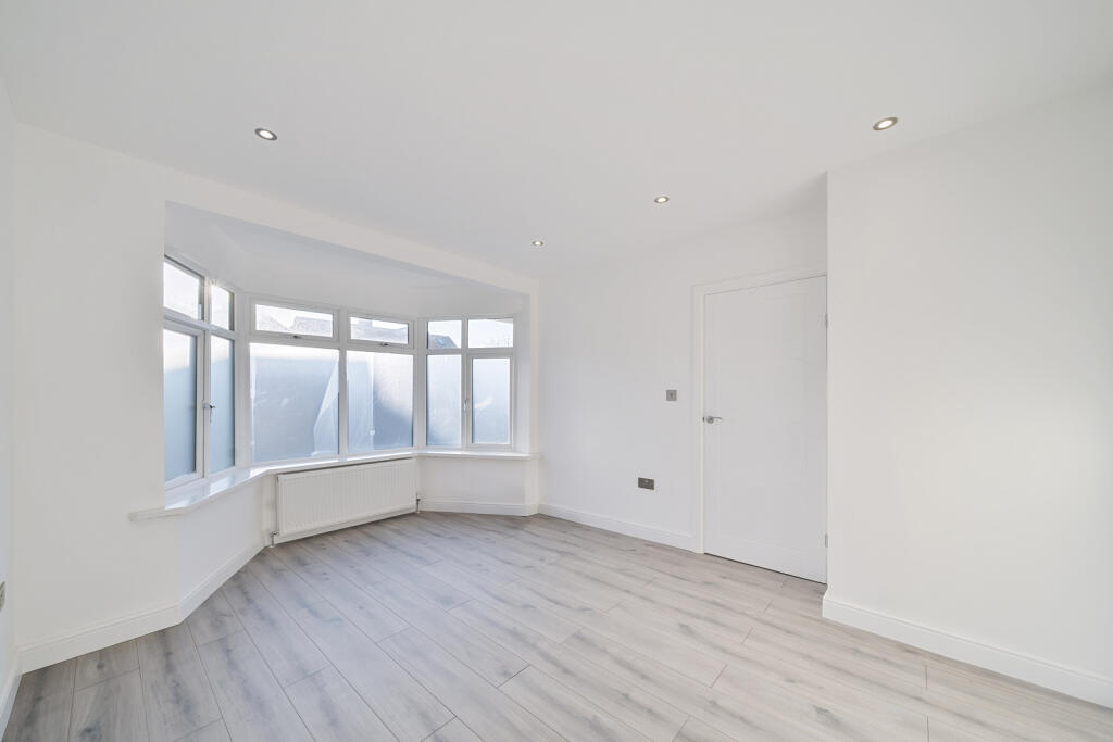 Additional image 2 of Carisbrooke Road, Mitcham, CR4