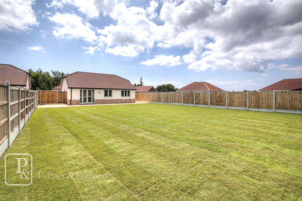 Additional image 4 of Madeleine Gardens, Great Holland, Frinton-On-Sea, CO13