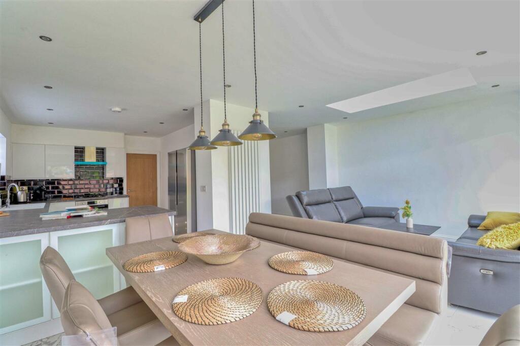 Additional image 9 of Upper Third Avenue, Frinton on Sea