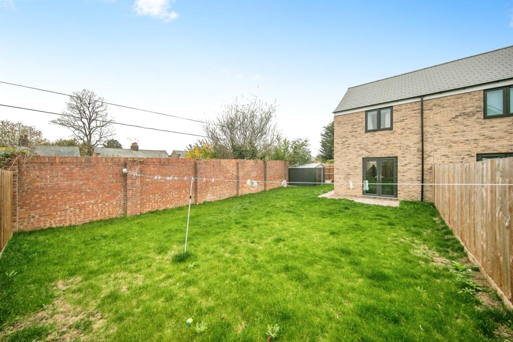 Additional image 15 of Vardri Close, Colchester