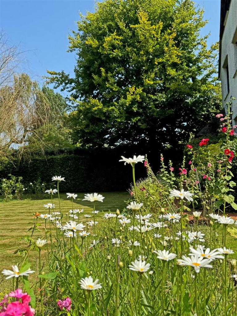Additional image 32 of How Lane, Chipstead, Surrey