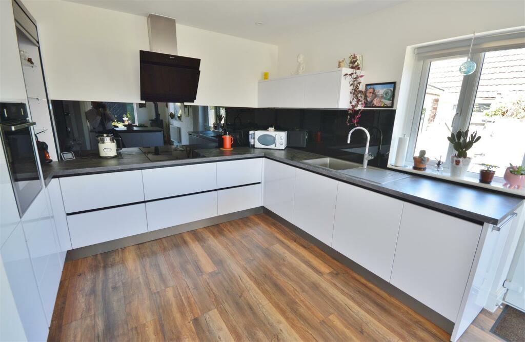 Additional image 12 of Ingarfield Road, Holland-On-Sea,