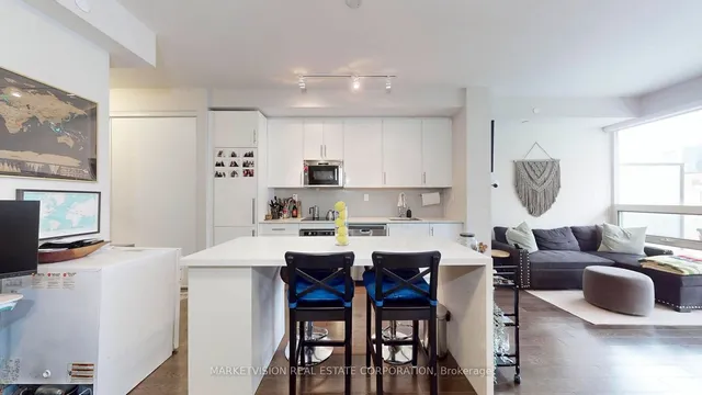 Additional image 2 of 460 Adelaide St Unit 1817