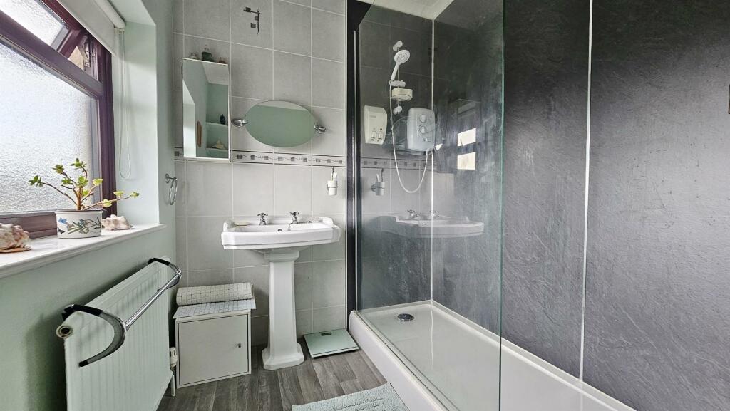 Additional image 21 of Percival Road, Walton On The Naze