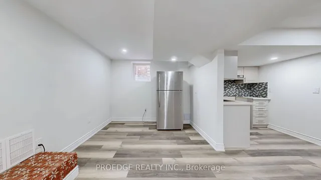 Additional image 23 of 31 Luella Cres