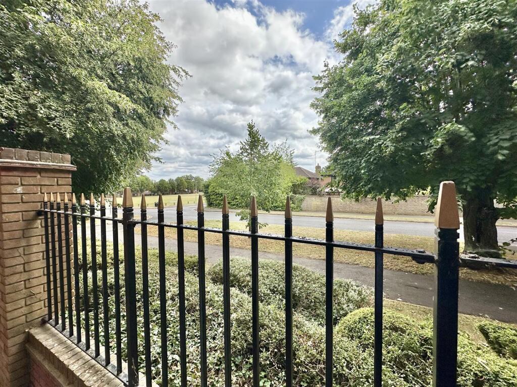 Additional image 4 of Poplar Drive, Hutton, Brentwood