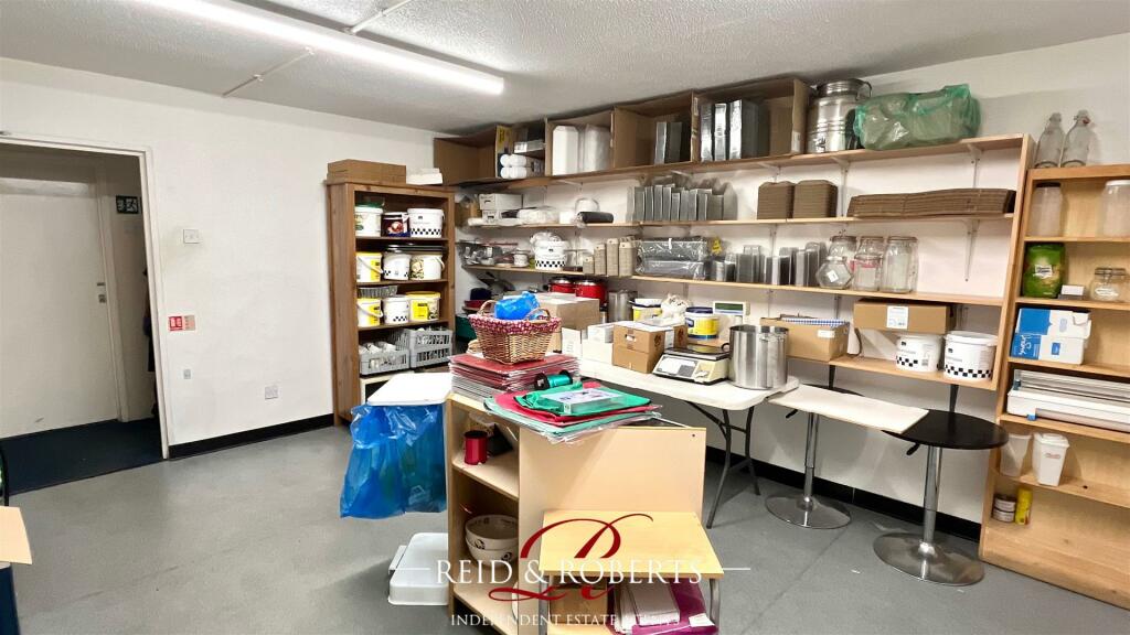 Additional image 14 of Daniel Owen, Mold