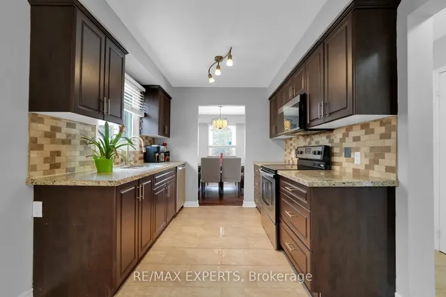 Additional image 12 of 10 Cassander Cres