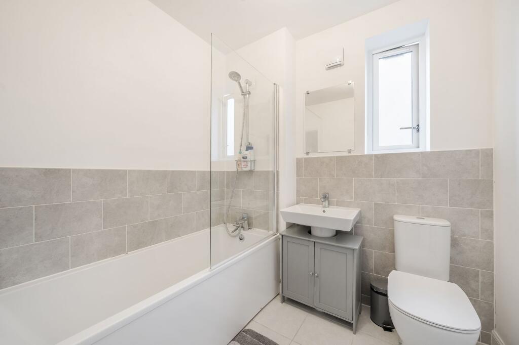 Additional image 15 of Van Brugh Avenue, Coulsdon, CR5