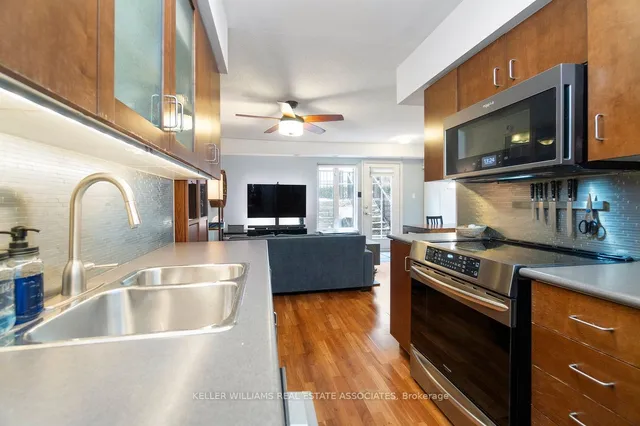 Additional image 11 of 34 Western Battery Rd Unit 421