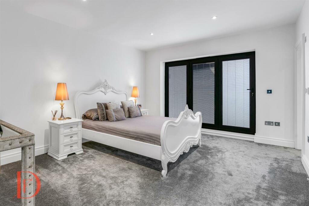 Additional image 23 of Coopersale Lane, Theydon Bois