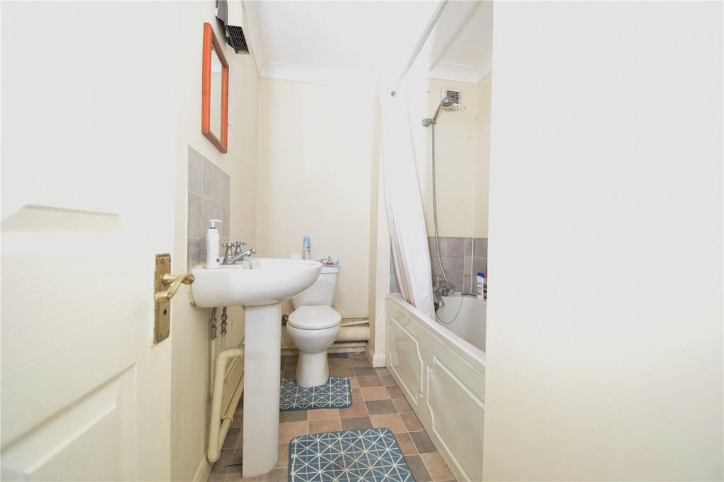 Additional image 5 of Stour View Court, Stour Road, Harwich, Essex, CO12