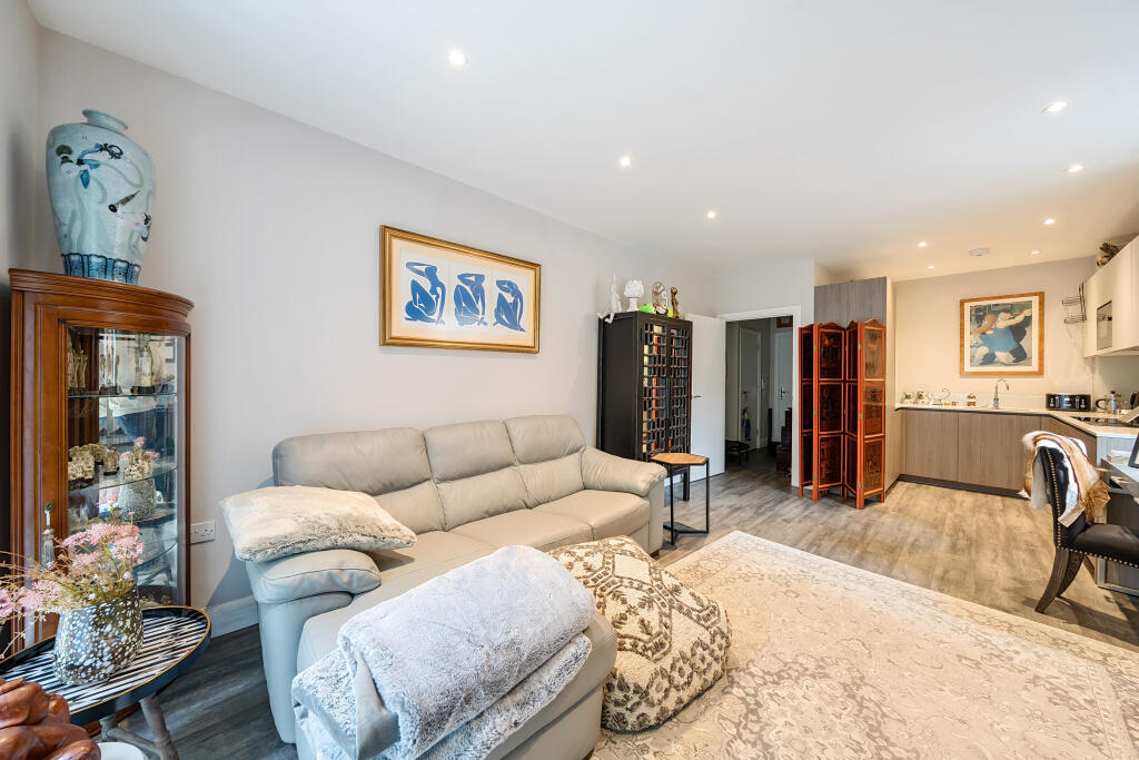 Additional image 5 of Tupwood Lane, Caterham, CR3