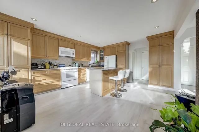 Additional image 3 of 226 Patricia Ave