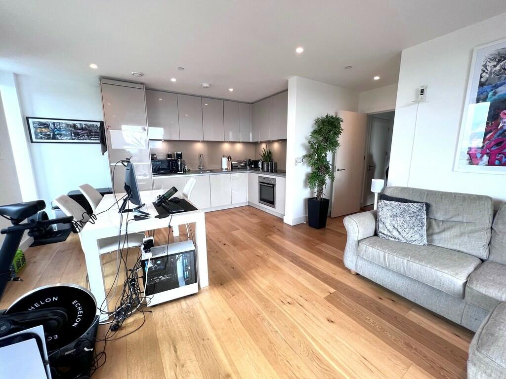 Additional image 3 of Caithness Walk, East Croydon